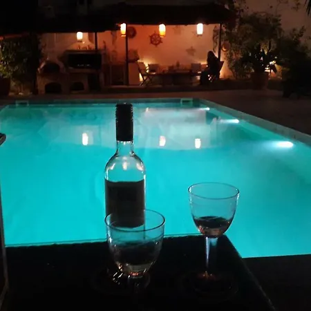 Amomos With Swimming Pool *
